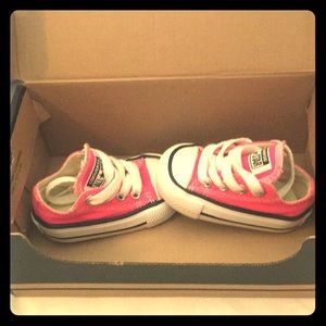 Baby girl converse